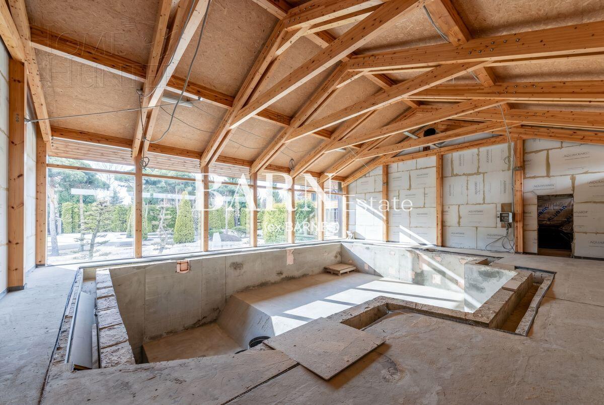 2-этажный коттедж 830 м² без отделки