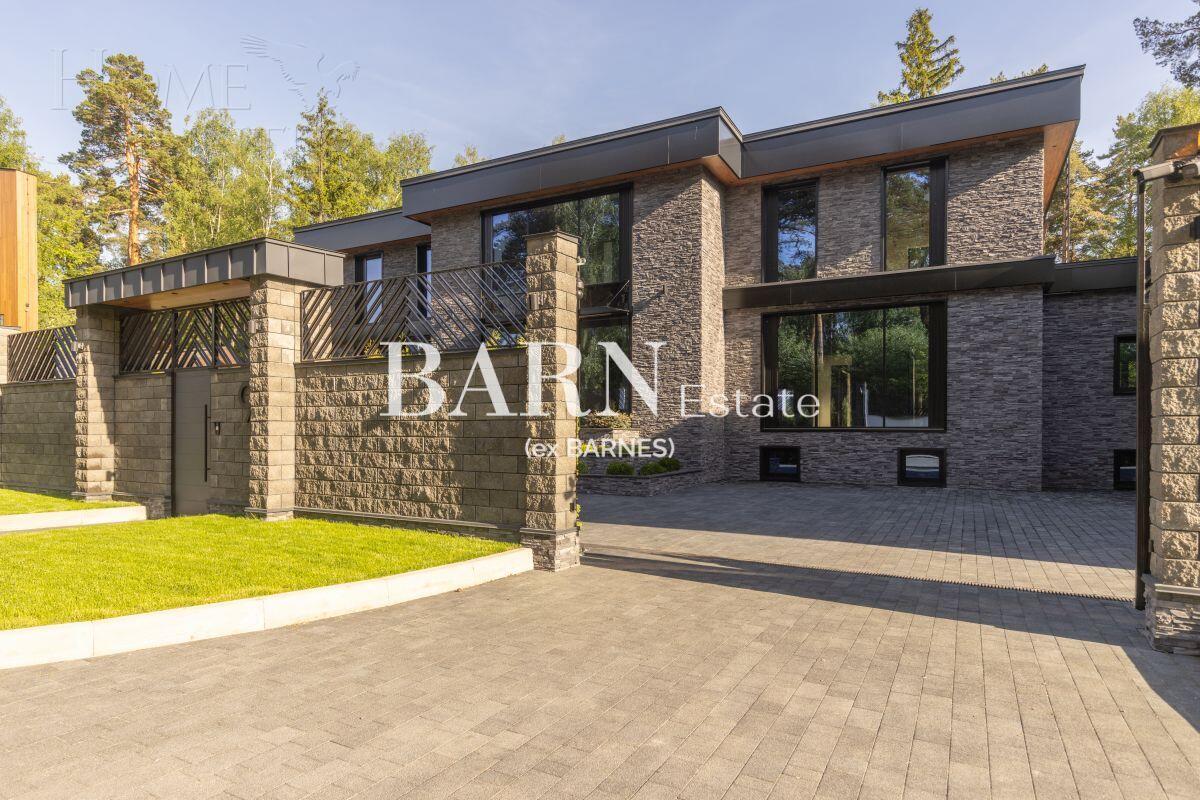 2-этажный коттедж 1 700 м² без отделки