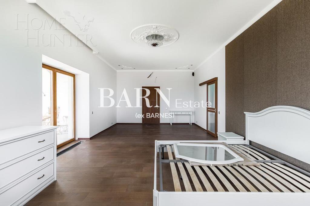 3-этажный коттедж 750 м² с отделкой