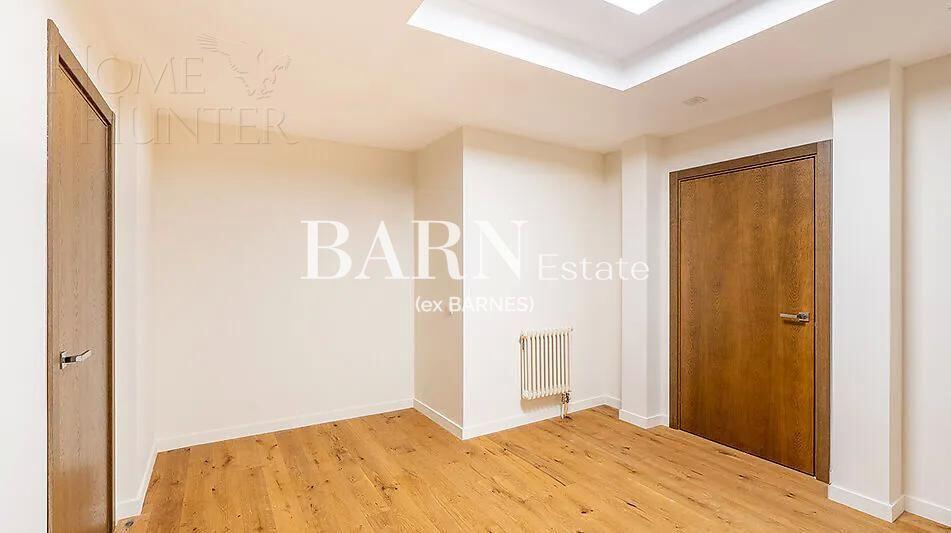 3-этажный коттедж 600 м² с отделкой