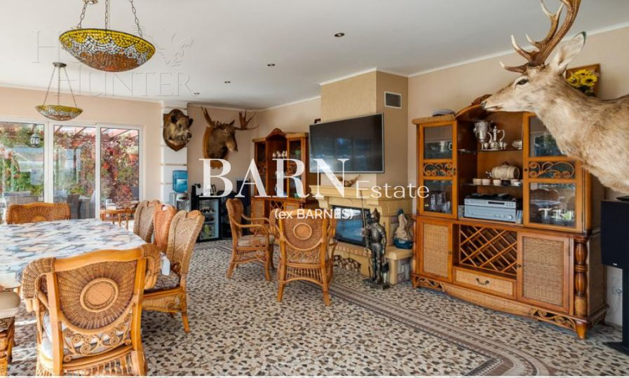 3-этажный коттедж 1 650 м² с отделкой