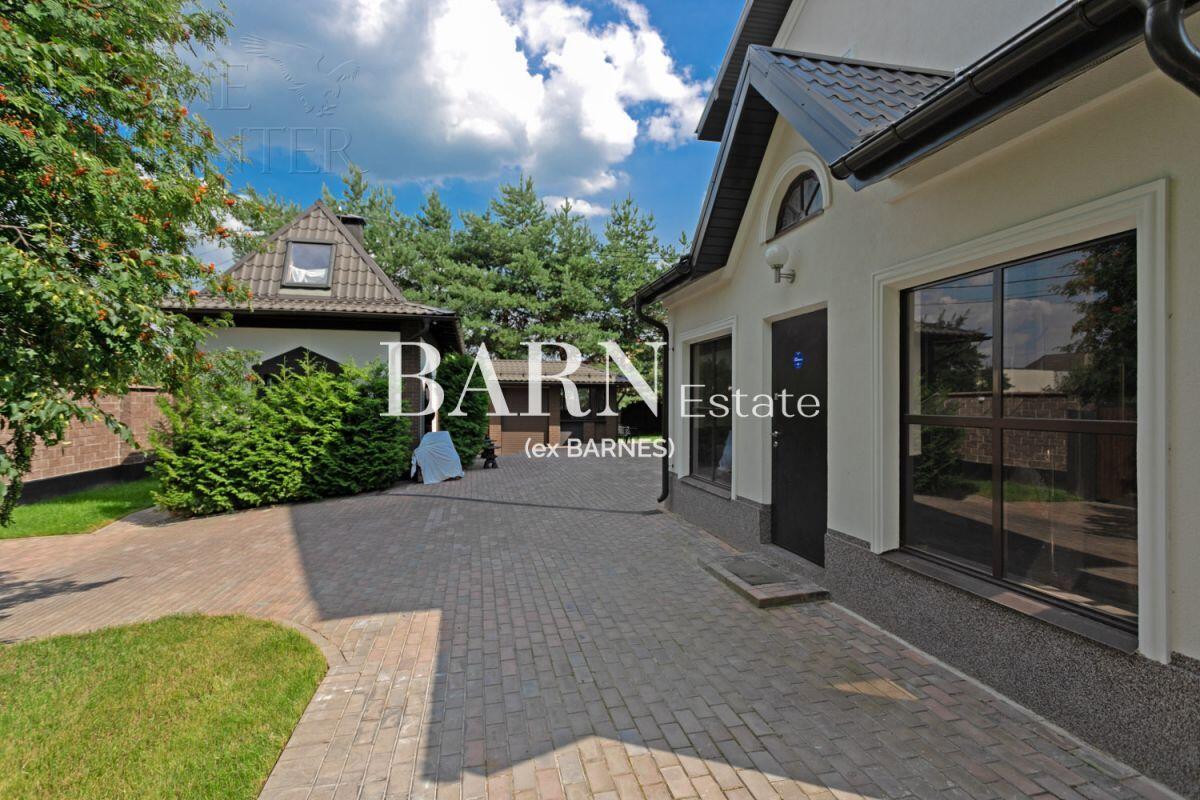2-этажный коттедж 450 м² с отделкой