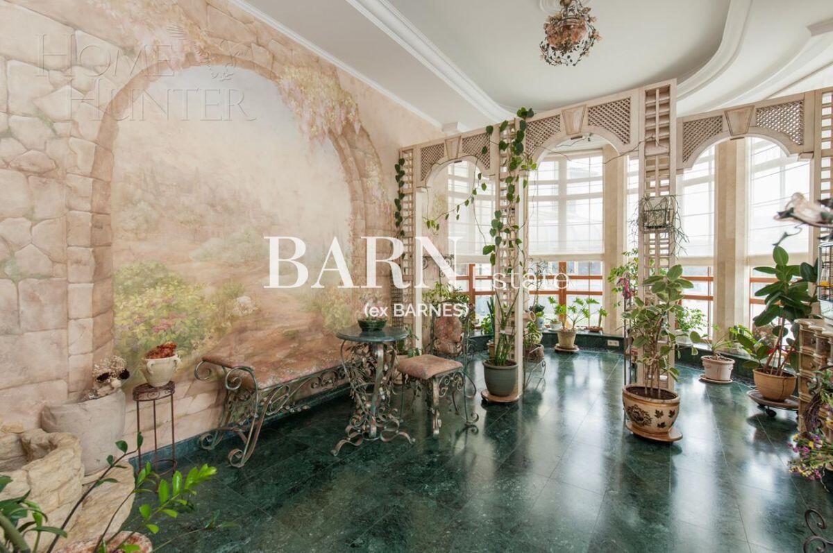2-этажный коттедж 1 400 м² с отделкой