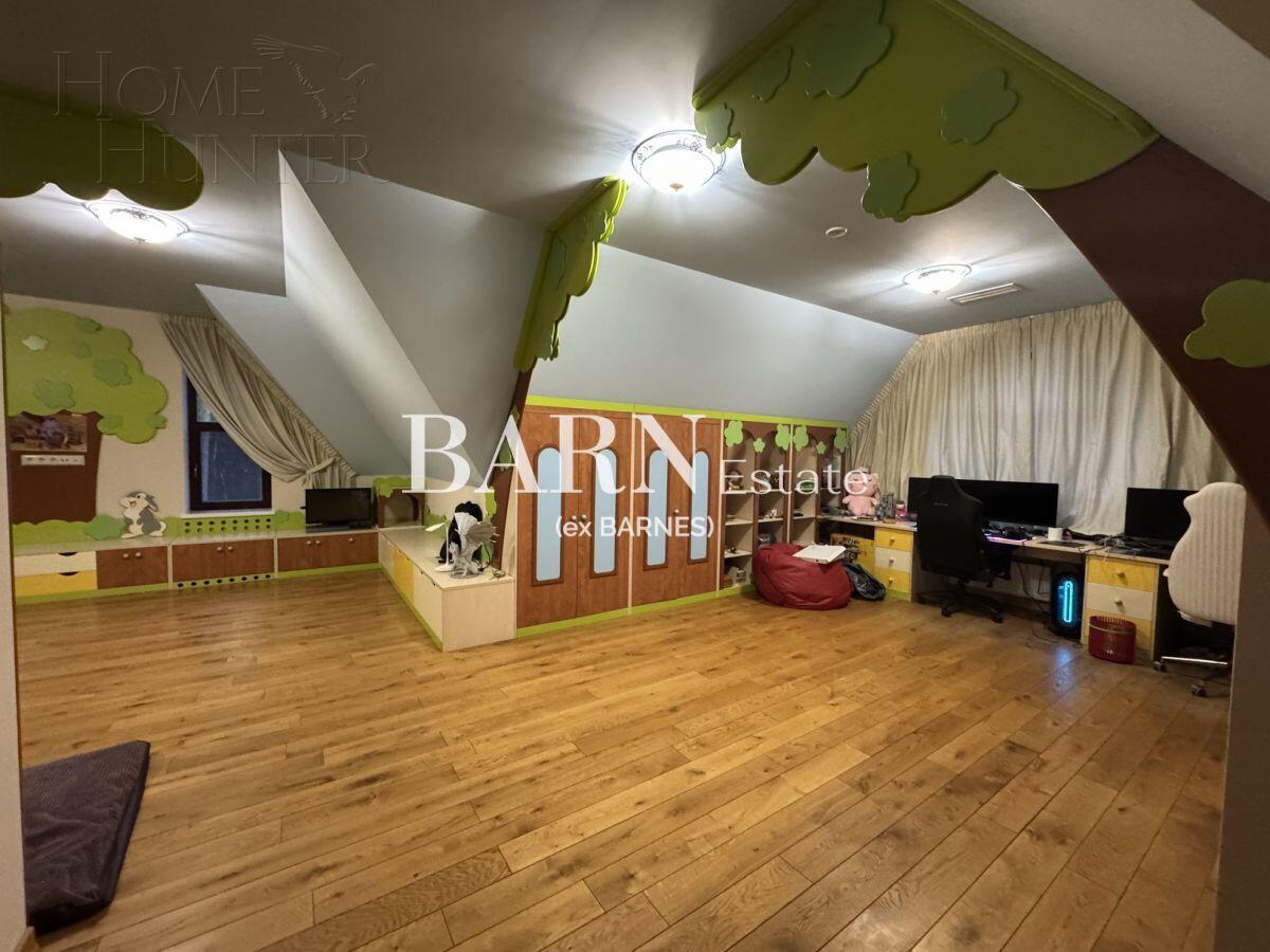 3-этажный коттедж 495 м² с отделкой