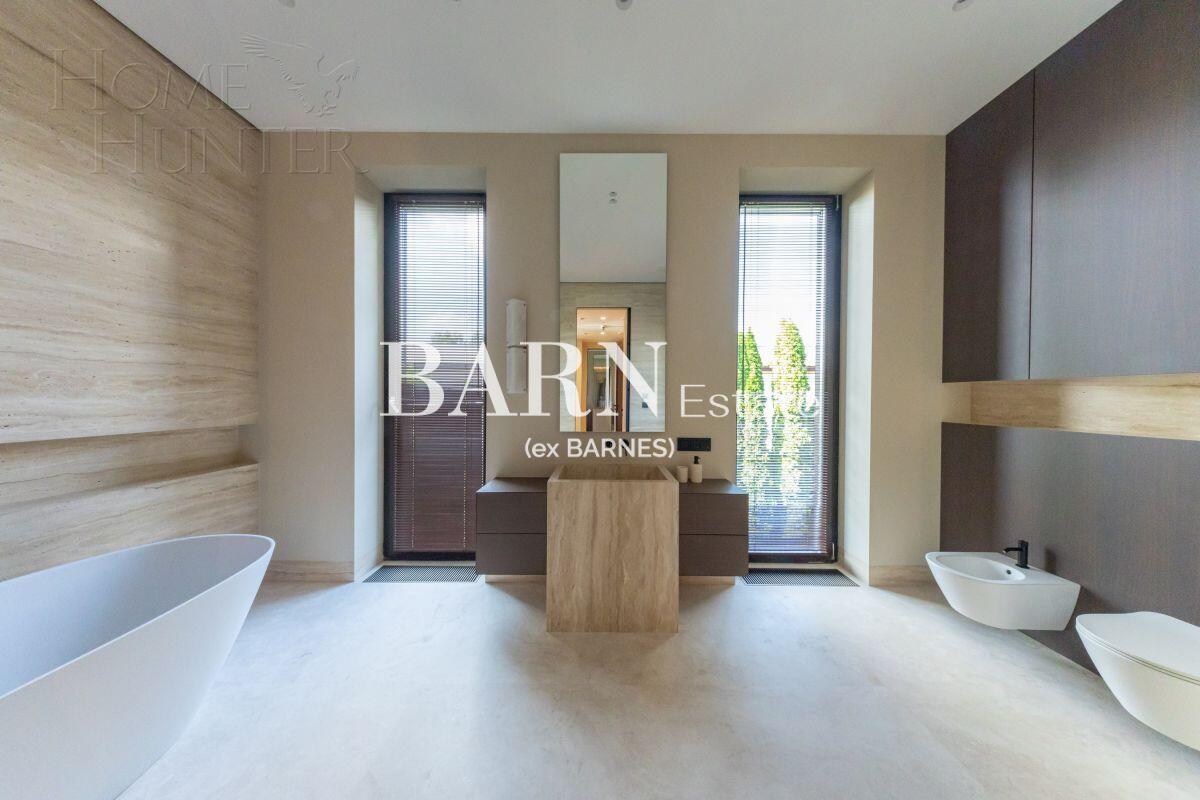 2-этажный коттедж 1 150 м² с отделкой