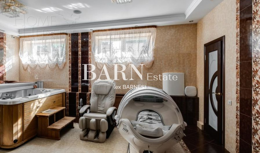 3-этажный коттедж 1 650 м² с отделкой