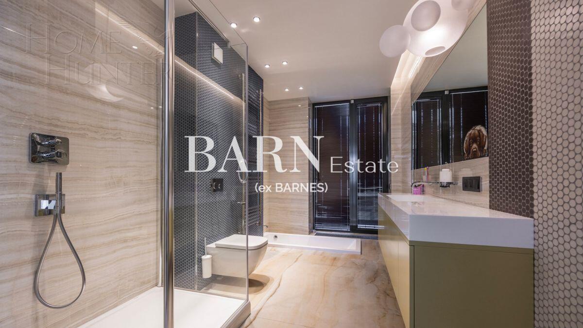 3-этажный коттедж 550 м² с отделкой
