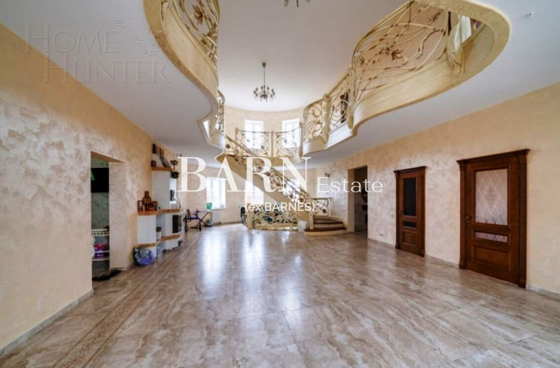 2-этажный коттедж 1 240 м² с отделкой