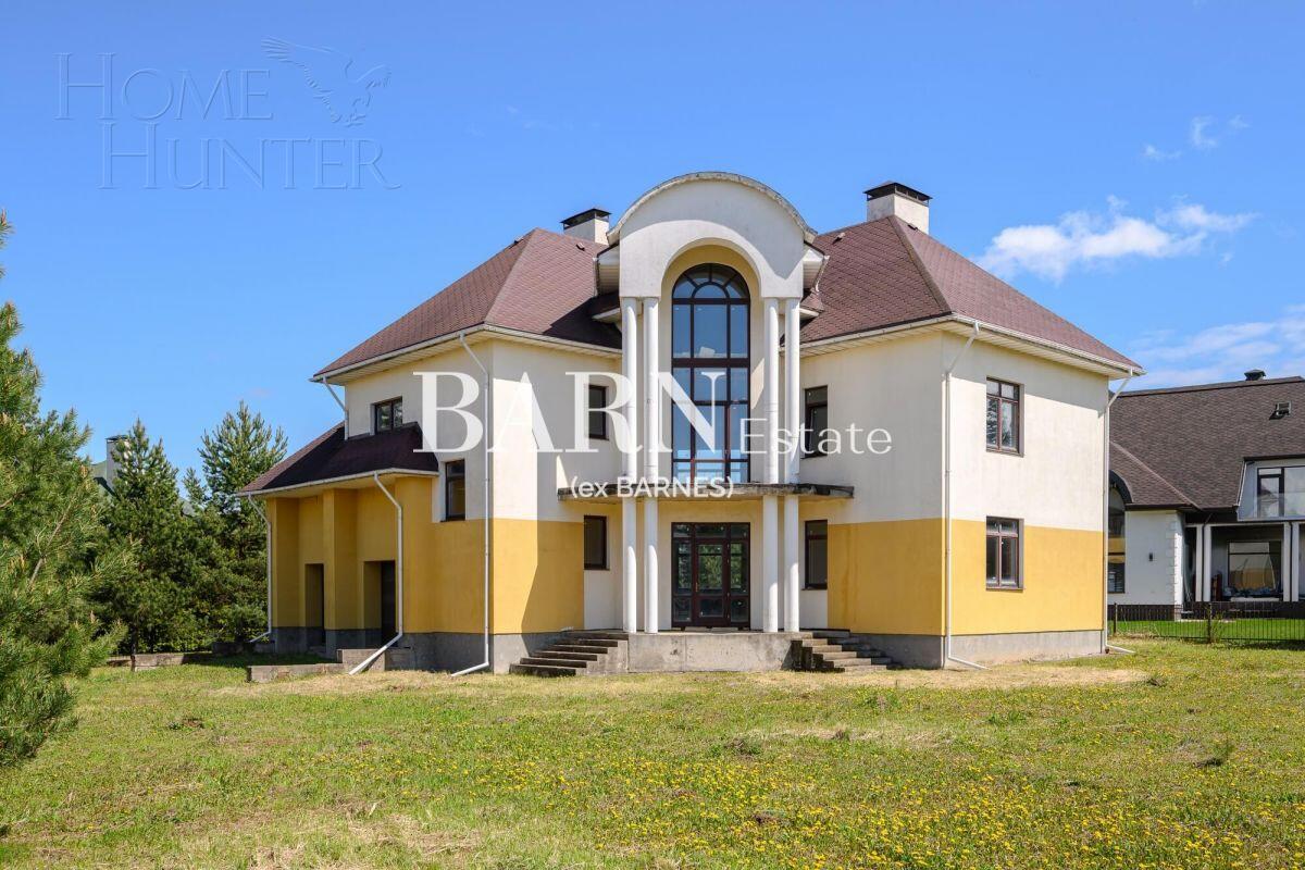 3-этажный коттедж 700 м² без отделки