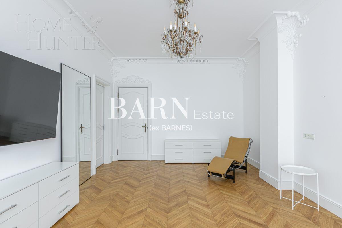 4-КОМН. КВАРТИРА С ОТДЕЛКОЙ 320 М² НА 2 ЭТАЖЕ