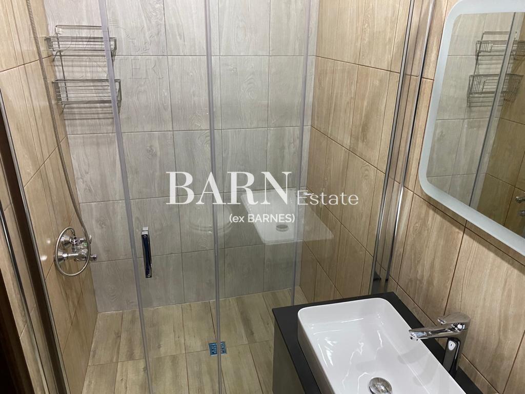 3-этажный коттедж 650 м² с отделкой