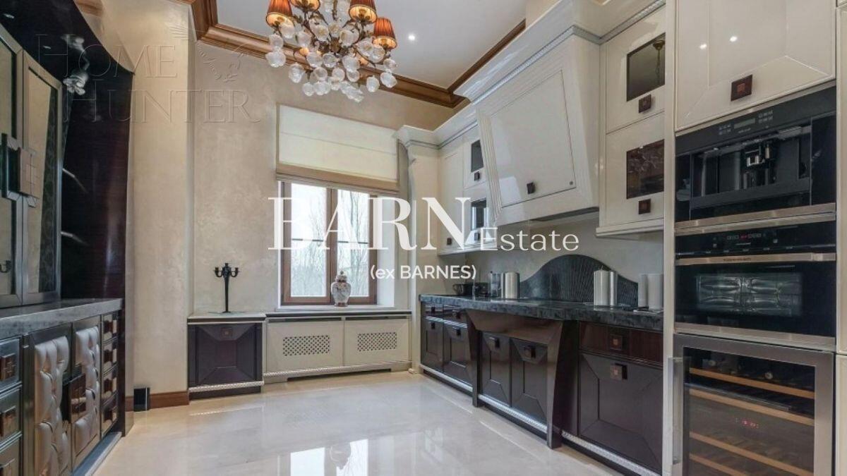 2-этажный коттедж 1 350 м² с отделкой