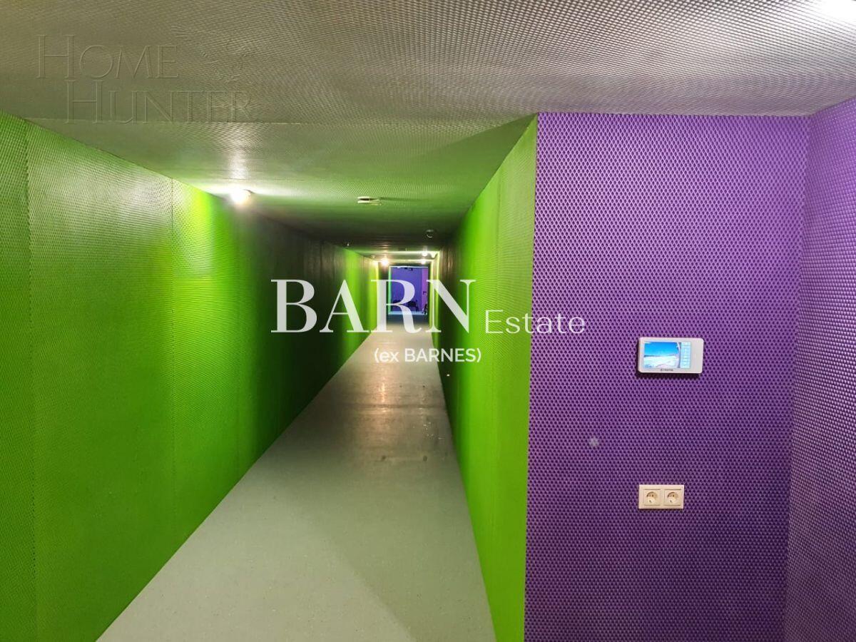 2-этажный коттедж 1 240 м² с отделкой