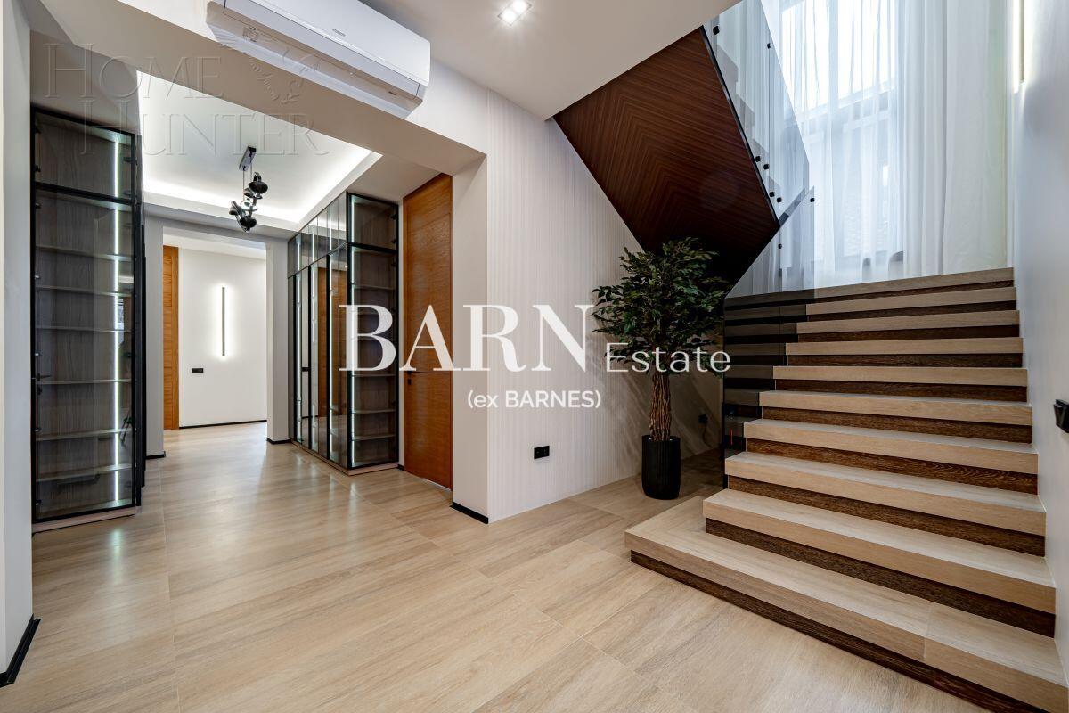 2-этажный коттедж 340 м² с отделкой