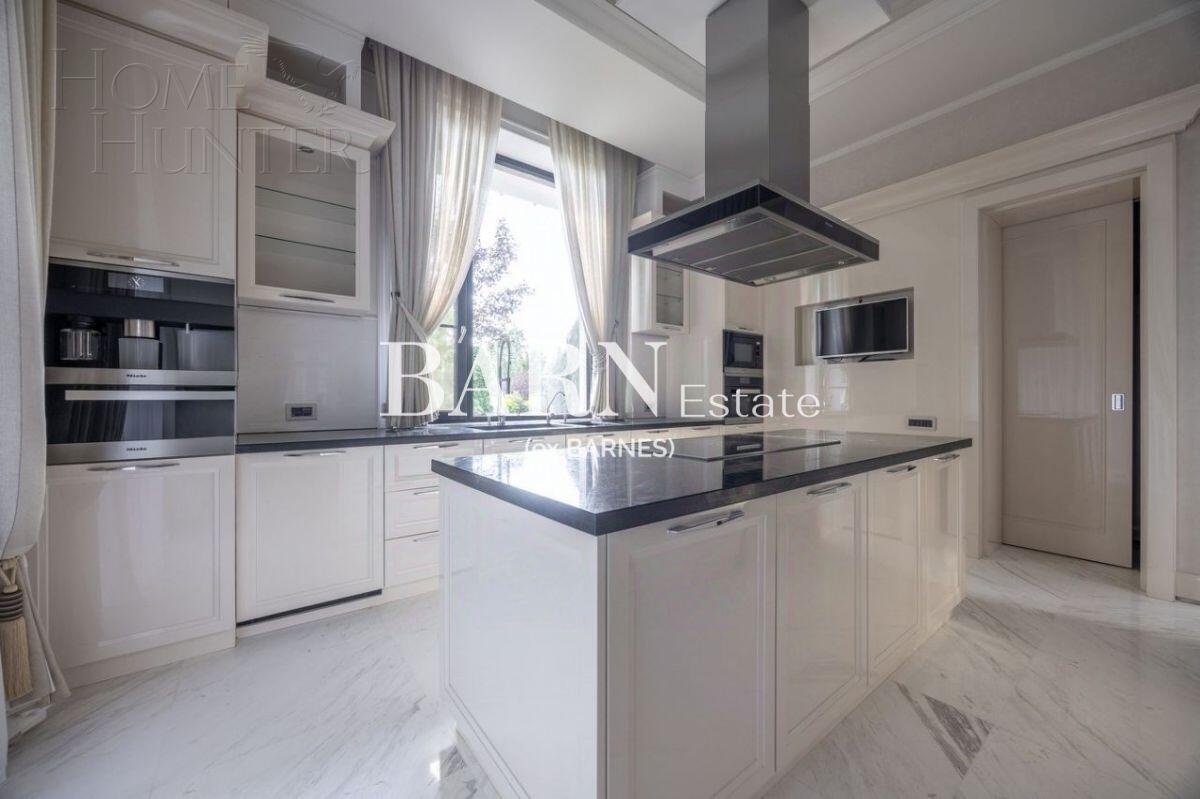 2-этажный коттедж 1 200 м² с отделкой