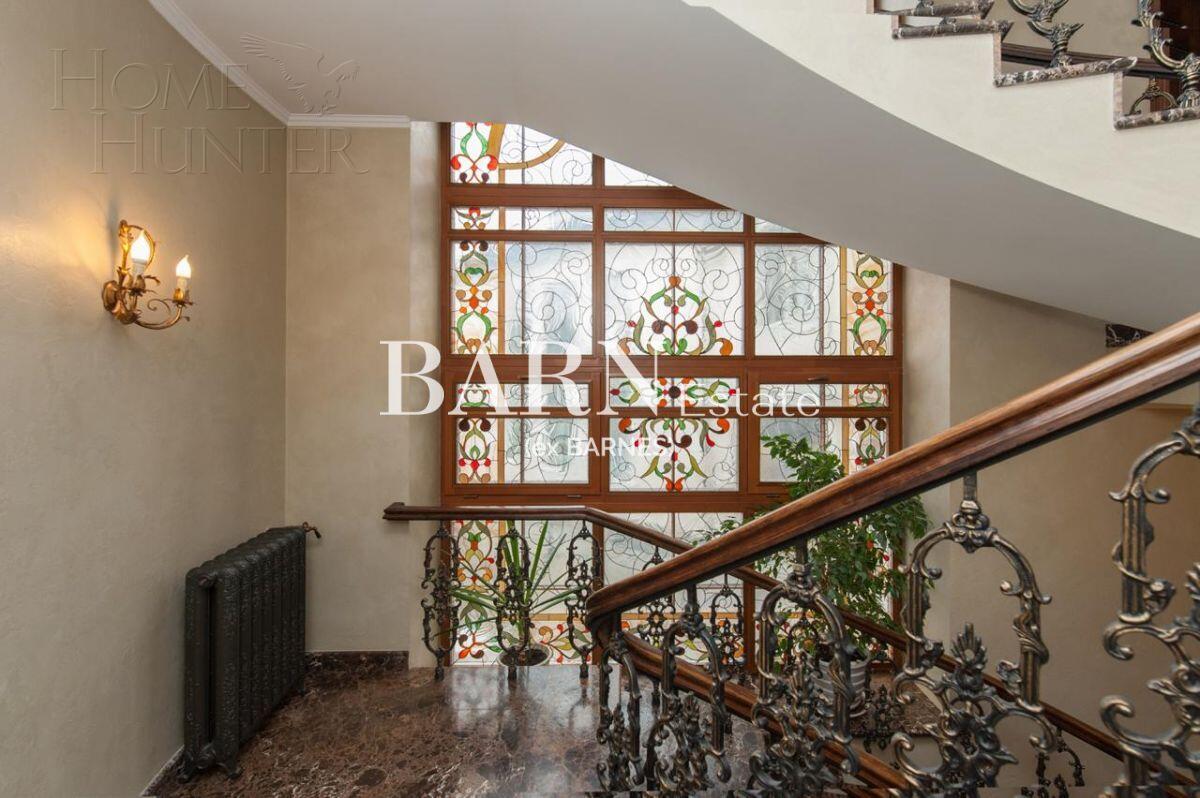 2-этажный коттедж 1 400 м² с отделкой