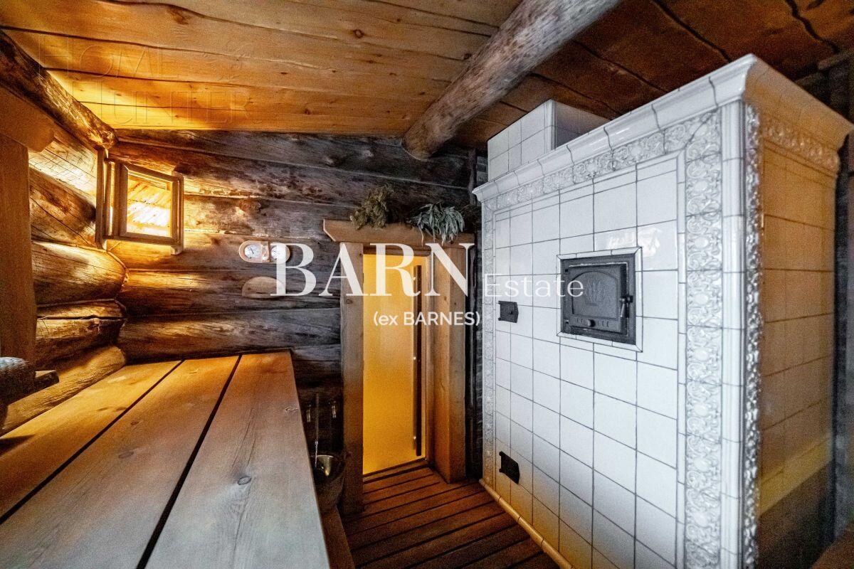 3-этажный коттедж 550 м² с отделкой