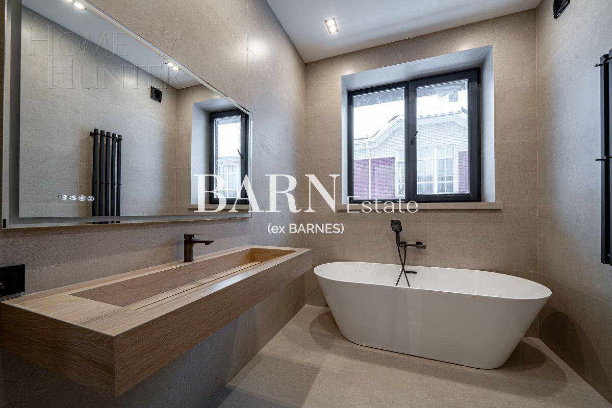 2-этажный коттедж 340 м² с отделкой