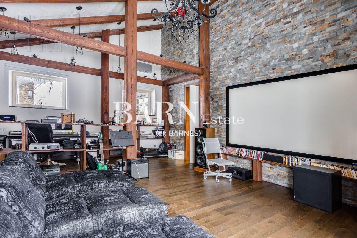 3-этажный коттедж 700 м² с отделкой