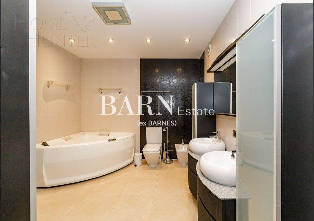 3-этажный таунхаус 350 м² с отделкой