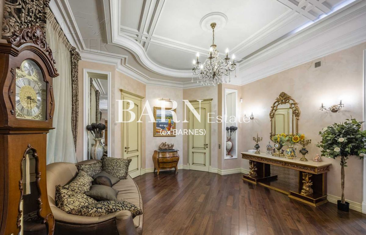 2-этажный коттедж 1 400 м² с отделкой