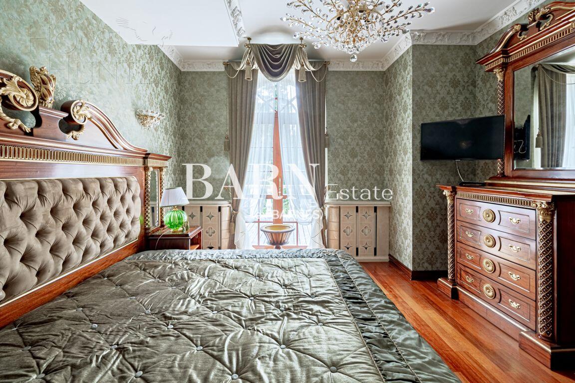 2-этажный коттедж 900 м² с отделкой