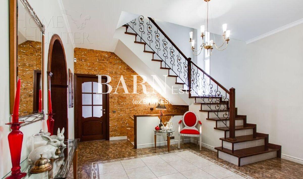 2-этажный коттедж 450 м² с отделкой