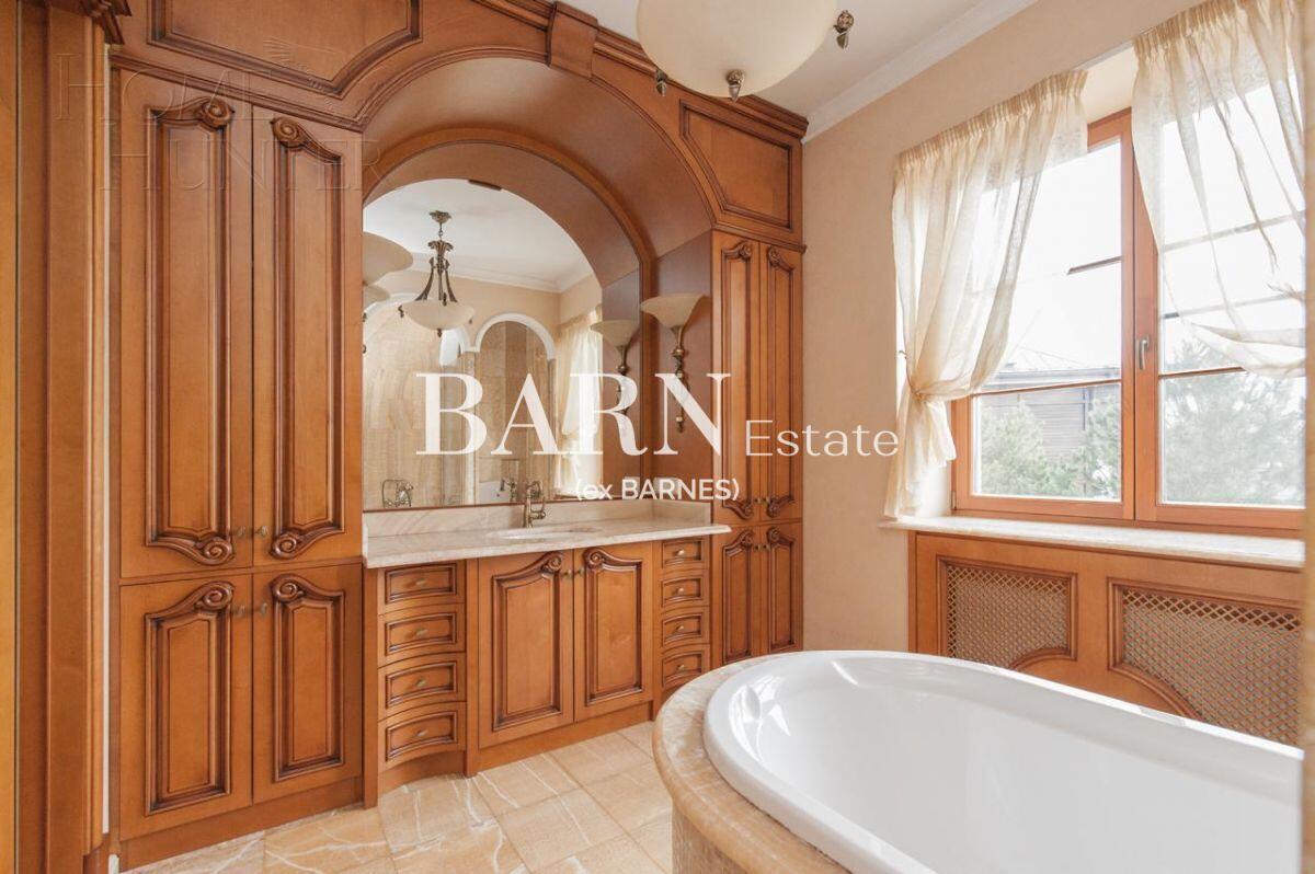 2-этажный коттедж 1 400 м² с отделкой