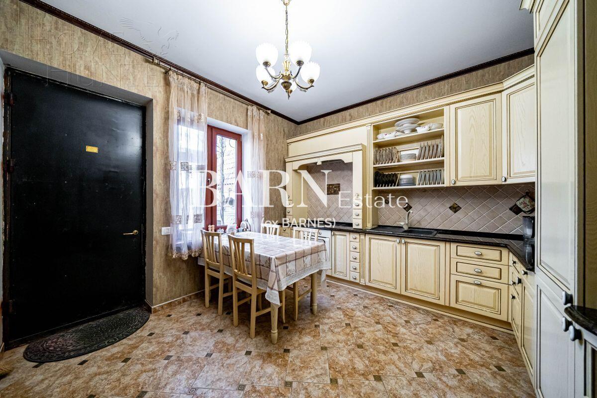 4-этажный коттедж 1 200 м² без отделки
