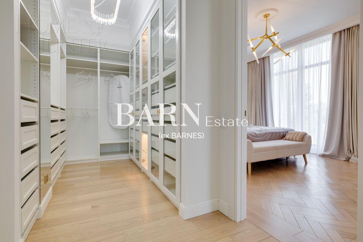 2-этажный коттедж 300 м² с отделкой