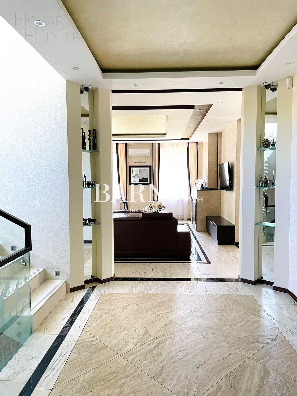 3-этажный коттедж 680 м² с отделкой