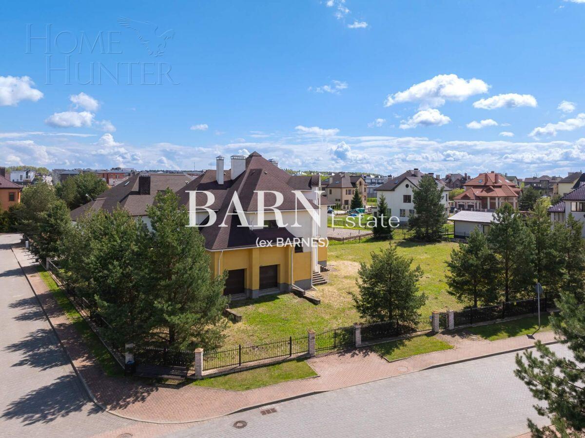 3-этажный коттедж 700 м² без отделки