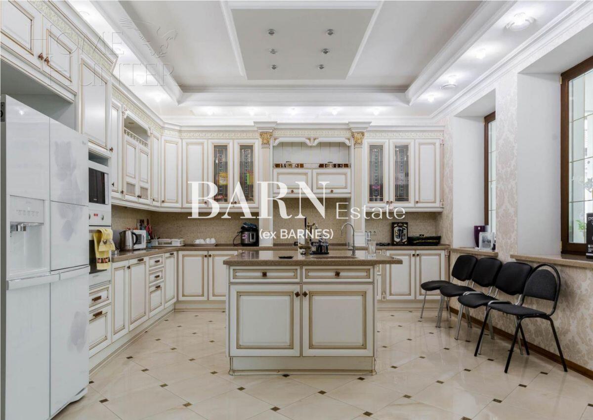 2-этажный коттедж 1 000 м² с отделкой