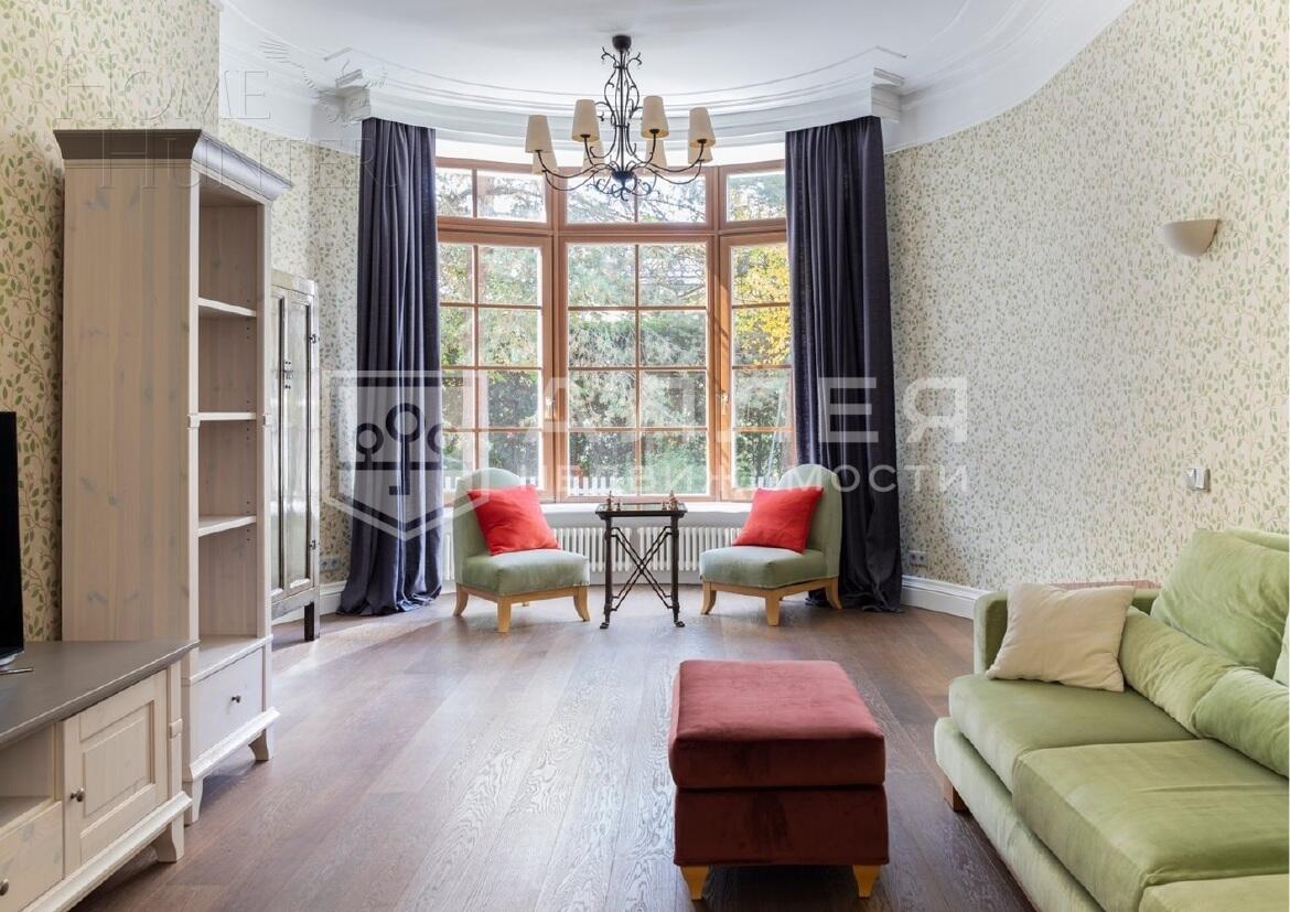 3-этажный коттедж 640 м² с отделкой