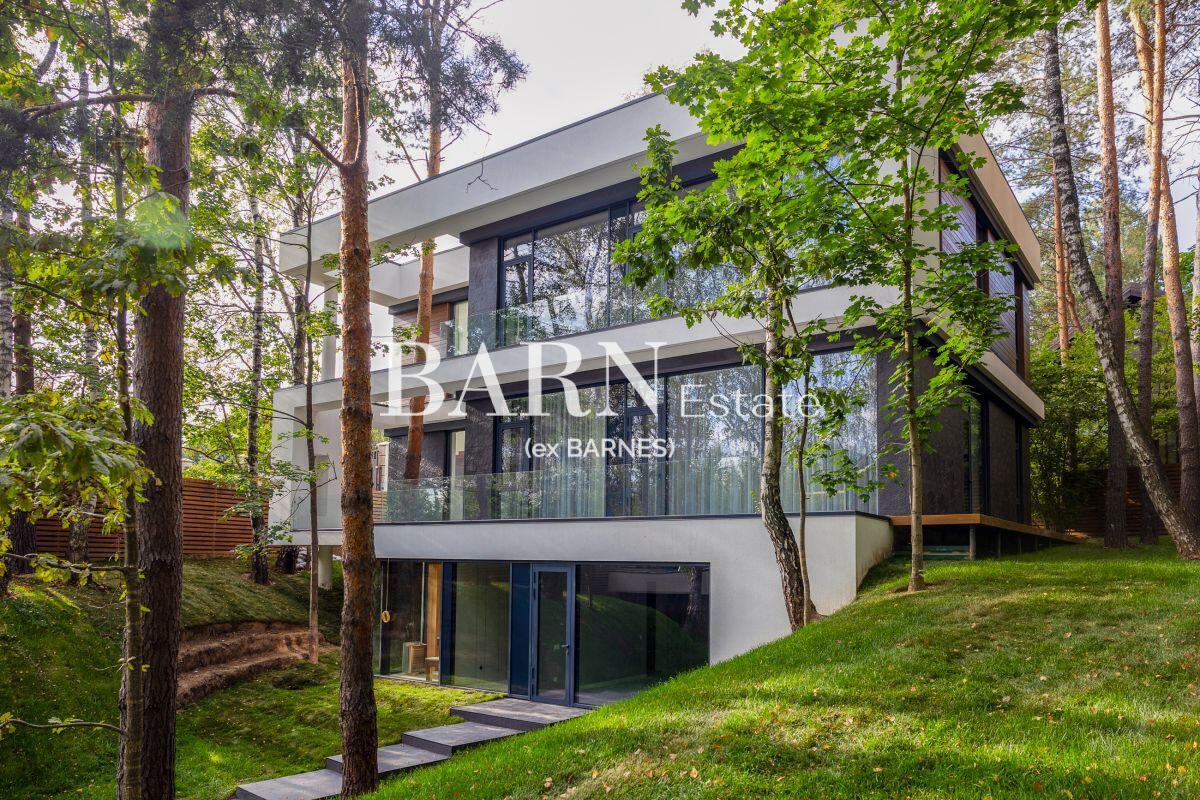 2-этажный коттедж 650 м² с отделкой