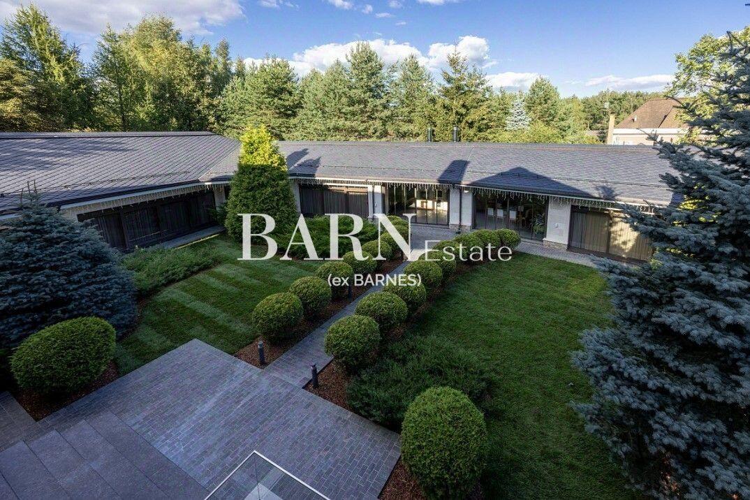 2-этажный коттедж 1 200 м² с отделкой