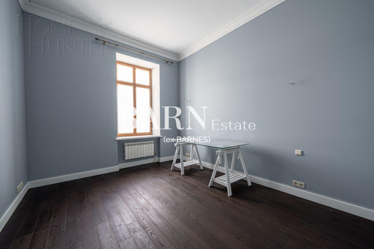 3-этажный коттедж 371 м² с отделкой