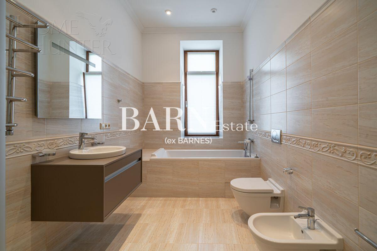 3-этажный коттедж 371 м² с отделкой