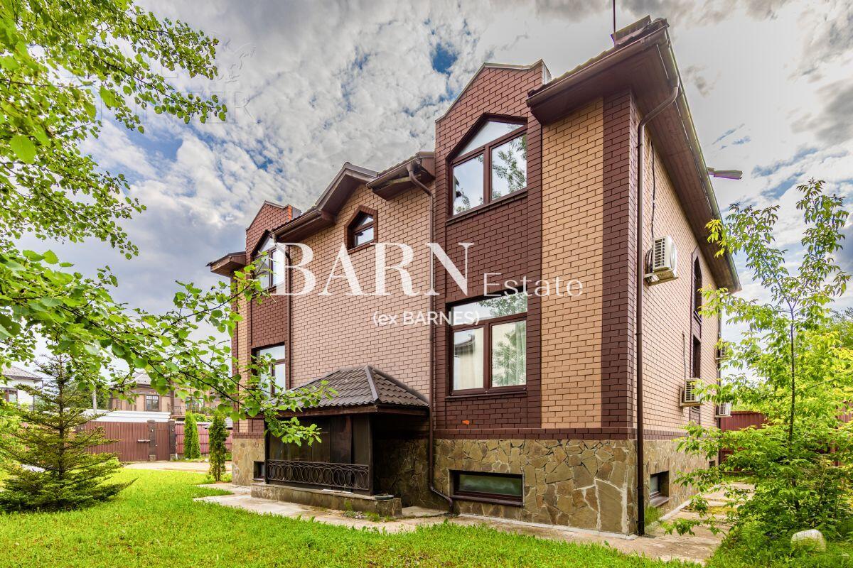 2-этажный коттедж 320 м² с отделкой