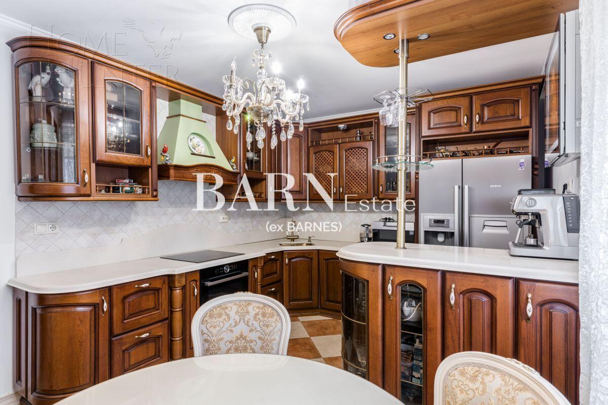 4-этажный коттедж 460 м² с отделкой