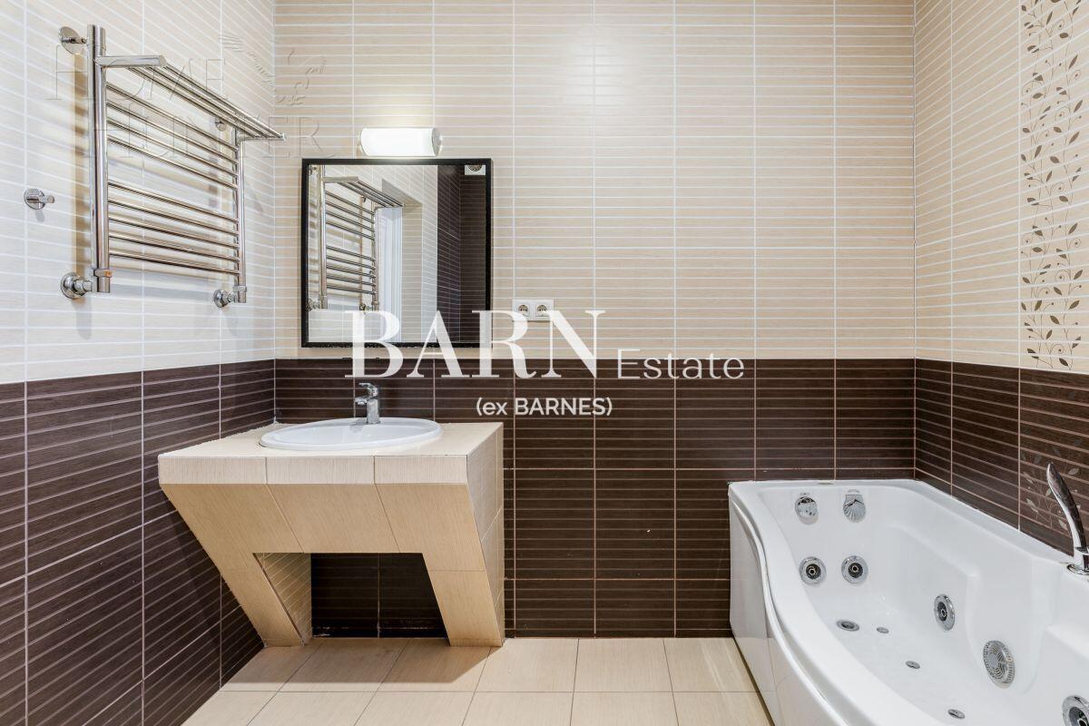 3-этажный коттедж 400 м² с отделкой