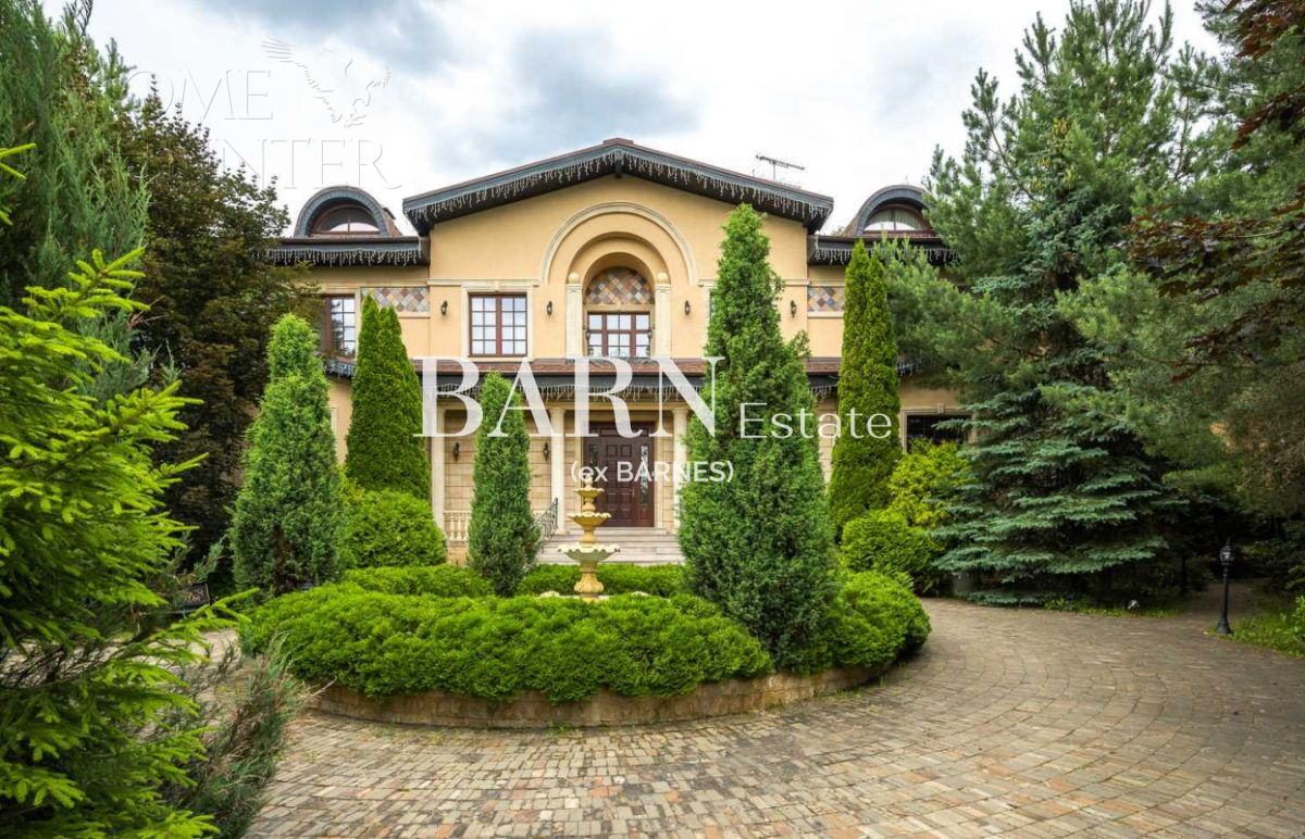 2-этажный коттедж 1 400 м² с отделкой