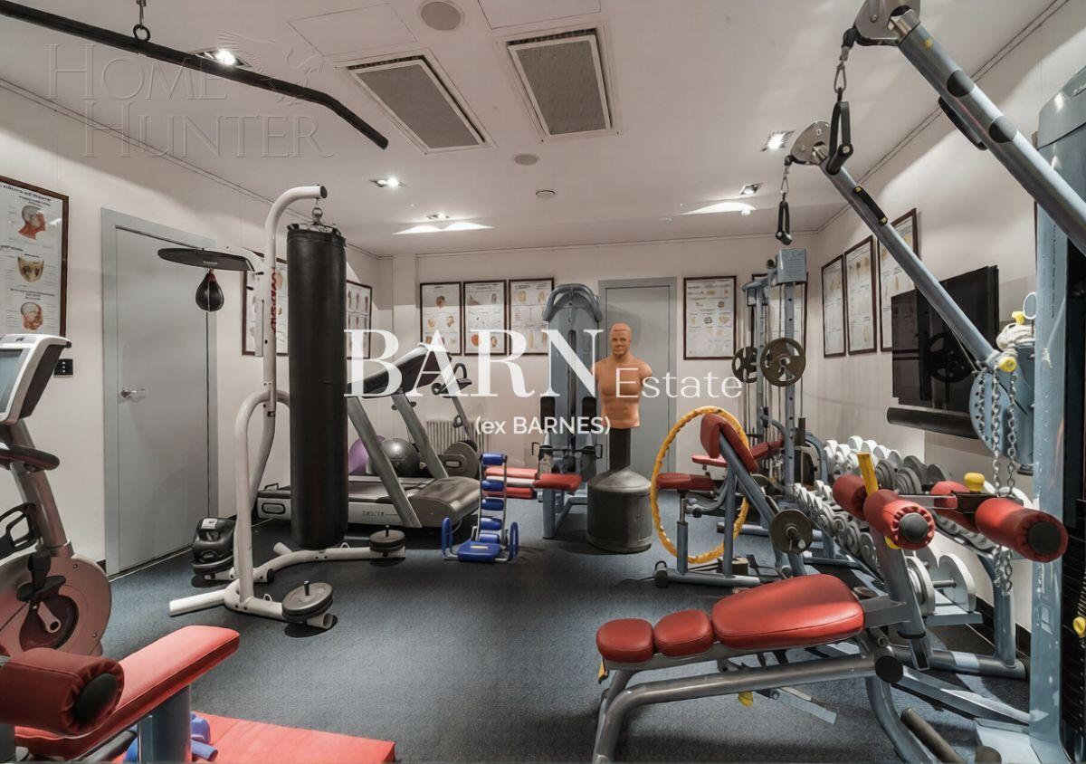 2-этажный коттедж 1 100 м² с отделкой