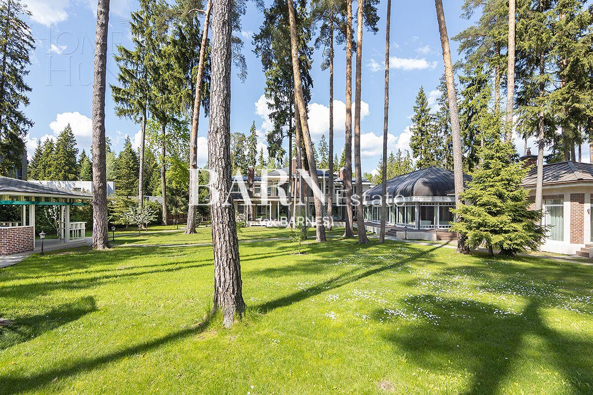 2-этажный коттедж 1 214 м² с отделкой