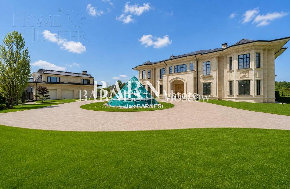 2-этажный коттедж 3 600 м² без отделки