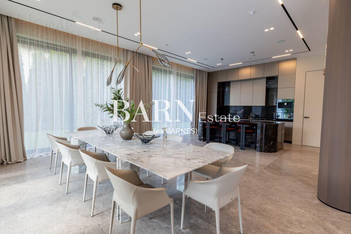 2-этажный коттедж 1 150 м² с отделкой