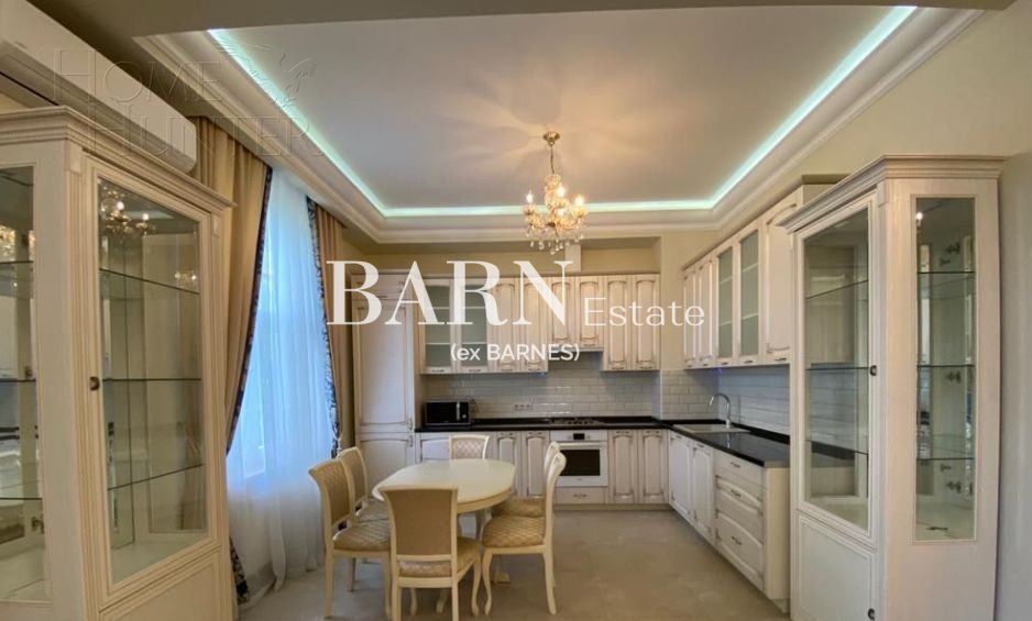 2-этажный таунхаус 320 м² с отделкой