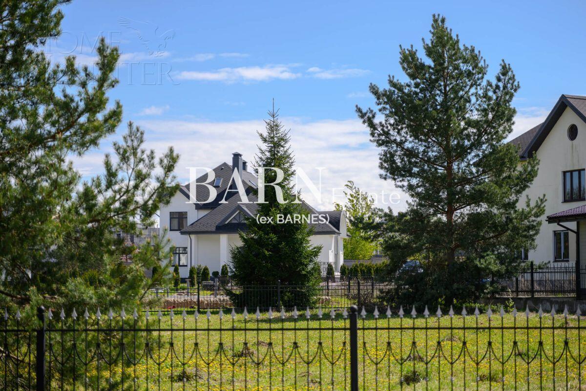 3-этажный коттедж 700 м² без отделки