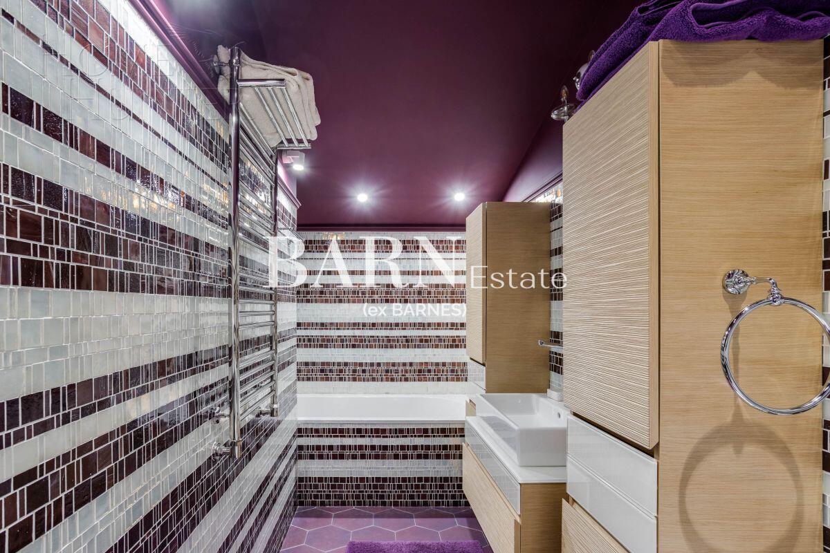 3-этажный коттедж 700 м² с отделкой
