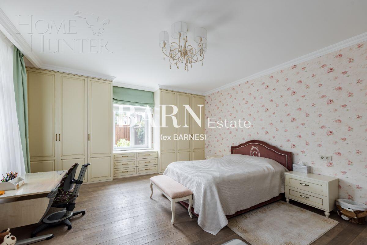 3-этажный коттедж 550 м² с отделкой